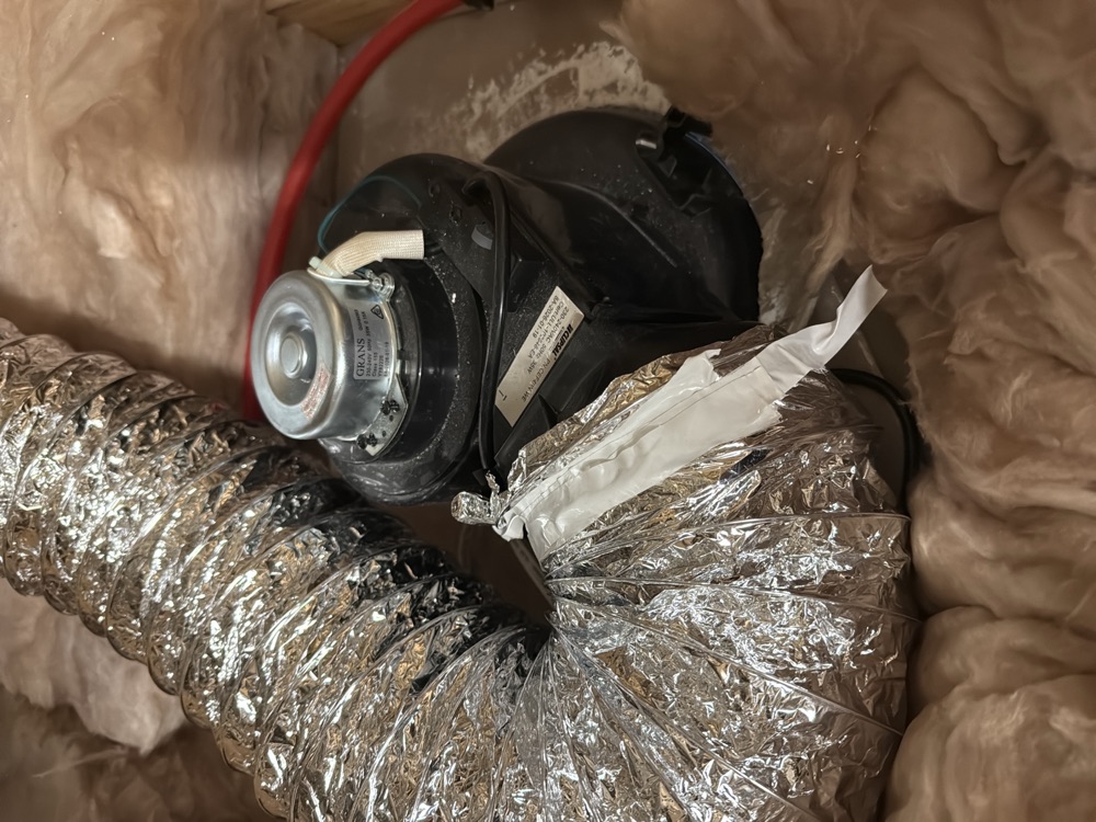 Extraction fan duct connections incomplete, recorded on a pre-handover inspection in Nar Nar Goon, 5 km from Pakenham East