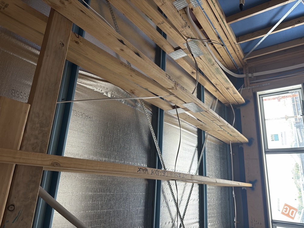 Sarking laps running against the roof fall, recorded on a lock-up inspection in Officer, 10 km from Pakenham East