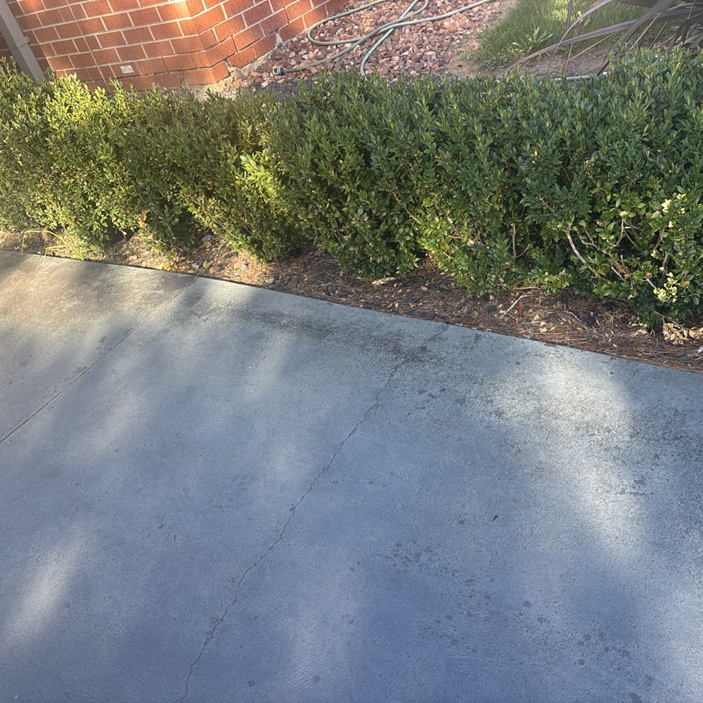 Moderate cracking to paving, Pakenham East
