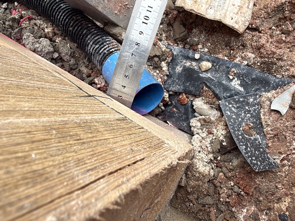 Excessive bottom plate overhang, recorded on a frame inspection in Pakenham, 4 km from Pakenham East